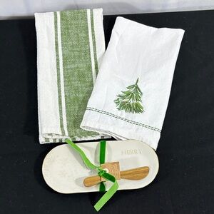 Mud Pie Green and White Kitchen Towel Set with Dish and Spreader